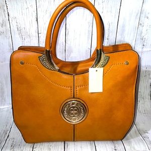 NWT Beautiful Handbag